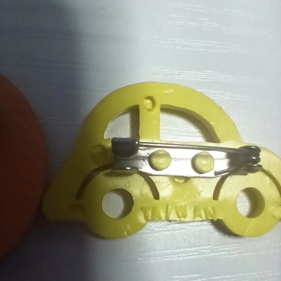 2 Vintage Pop Art Pins Yellow Volkswagon and Enamel Painted Happy Face MCM - Picture 5 of 8